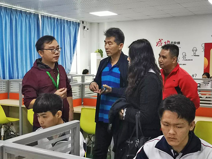 王賀偉副校長(zhǎng)一行參觀(guān)我校實(shí)訓(xùn)基地