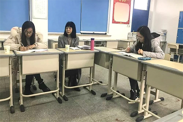 理論引領(lǐng)，一一點(diǎn)評(píng)