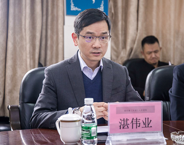 保時(shí)捷（中國）汽車銷售有限公司人才學(xué)院院長湛偉業(yè)